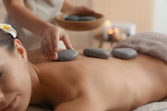 Massage aux pierres chaudes à Antheit